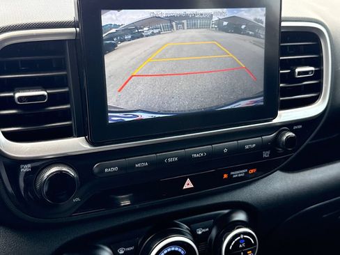 Used 2020 Hyundai Venue SEL w/ Convenience Package FWD image 24