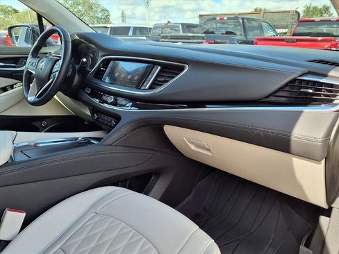 Used 2023 Buick Enclave Avenir image 11