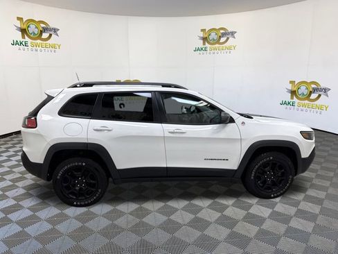 Used 2019 Jeep Cherokee Trailhawk w/ Cold Weather Group image 11