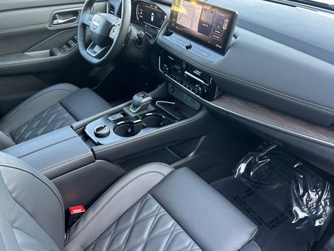 New 2026 Nissan Rogue Platinum w/ Platinum Premium Package AWD/4WD image 19