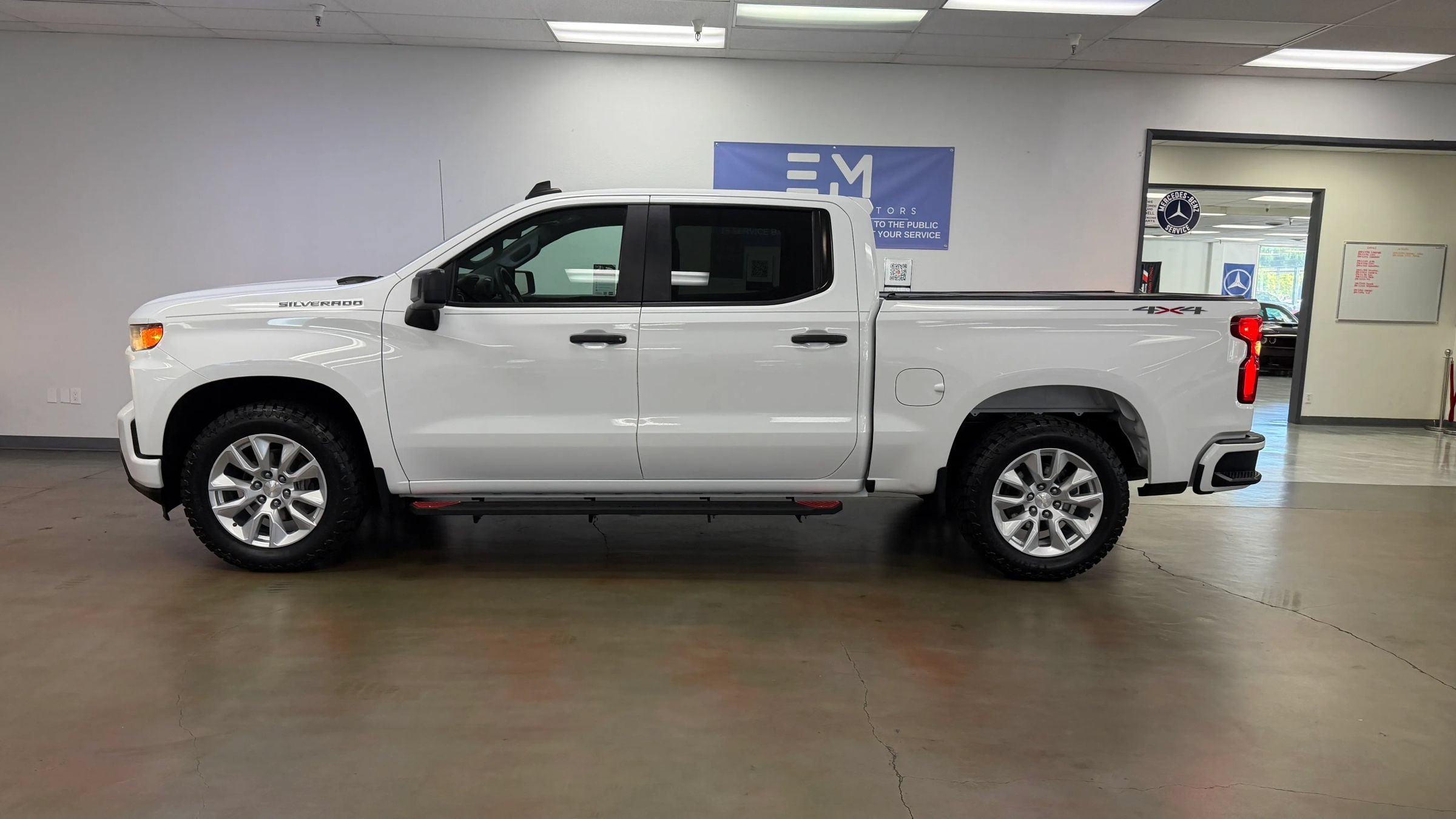 Used 2022 Chevrolet Silverado 1500 Custom AWD/4WD image 13
