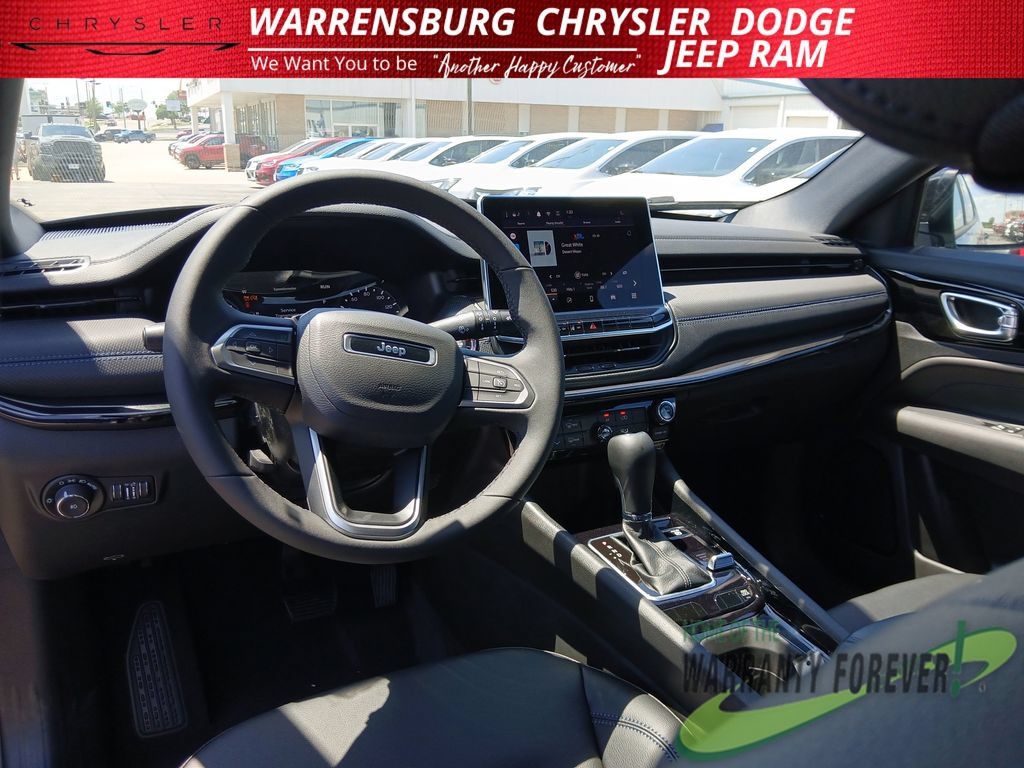 New 2026 Jeep Compass Latitude AWD/4WD image 16
