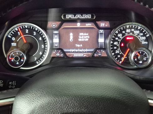 Used 2022 RAM 1500 Laramie AWD/4WD image 14
