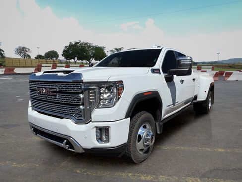 Used 2022 GMC Sierra 3500 Denali AWD/4WD image 5