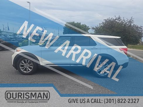 Used 2020 Ford Explorer XLT w/ Equipment Group 202A AWD/4WD image 5