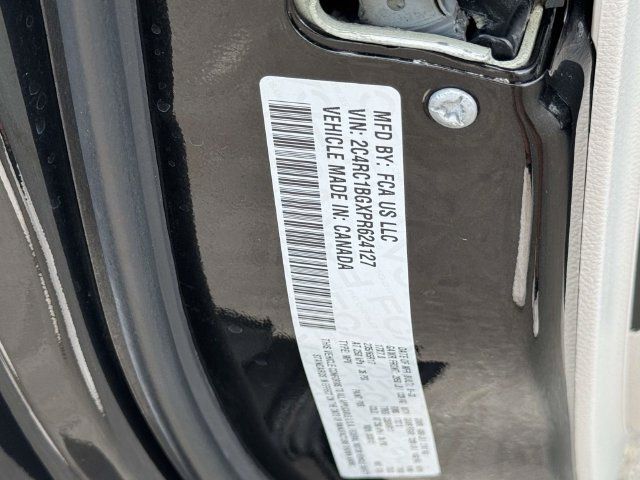 Used 2023 Chrysler Pacifica Touring-L FWD image 26