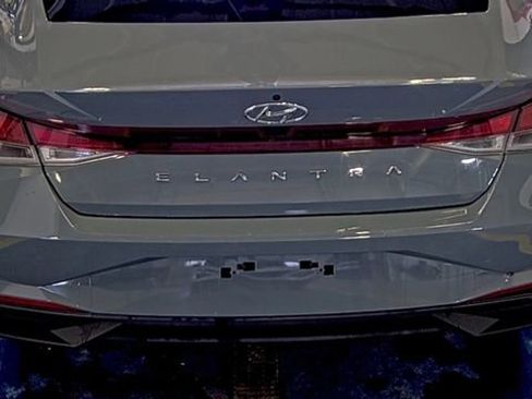 Used 2023 Hyundai Elantra SEL w/ Convenience Package image 7