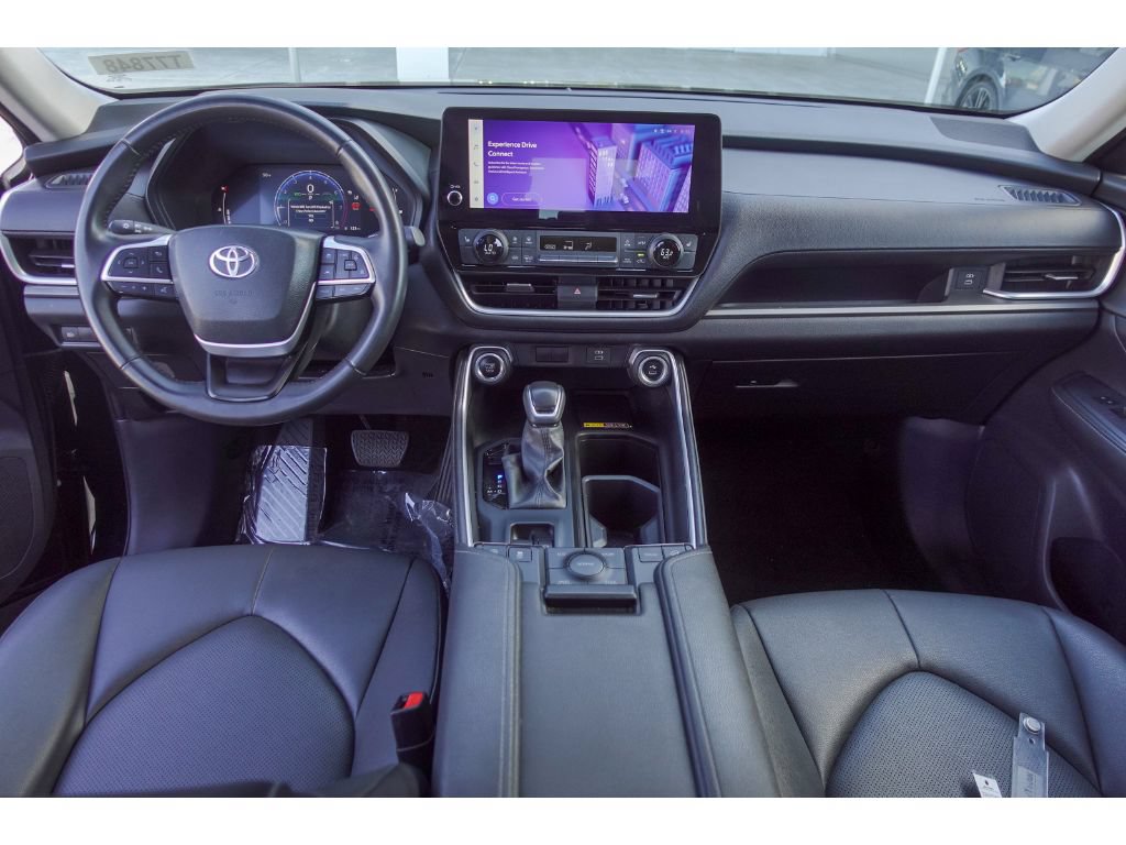 Certified 2025 Toyota Grand Highlander AWD image 25