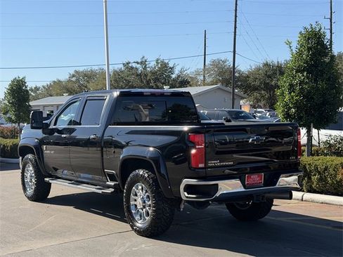 Used 2024 Chevrolet Silverado 2500 LTZ w/ LTZ Convenience Package image 5