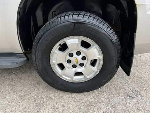Used 2009 Chevrolet Tahoe LT AWD/4WD image 32