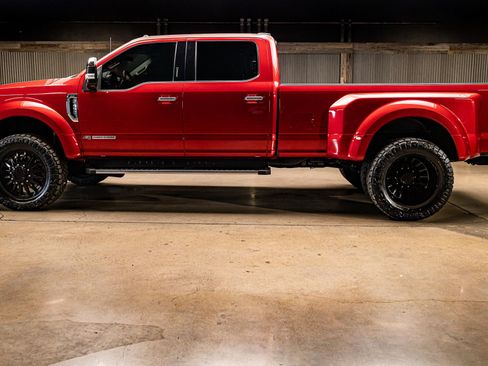 Used 2022 Ford F450 XLT w/ XLT Premium Package image 6