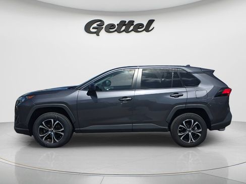 Used 2022 Toyota RAV4 LE FWD image 8