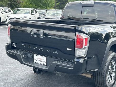 Used 2021 Toyota Tacoma TRD Off-Road w/ Technology Package AWD/4WD image 11