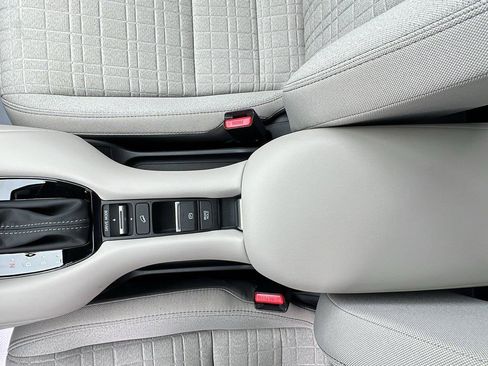 Used 2025 Honda HR-V LX image 22