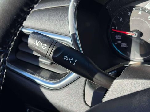 Used 2019 Chevrolet Equinox LT AWD/4WD image 21