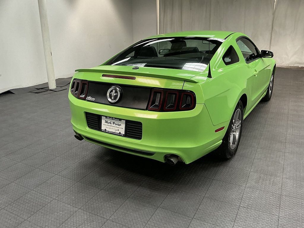 Used 2013 Ford Mustang Premium RWD image 4