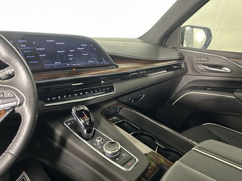 Used 2023 Cadillac Escalade Premium Luxury image 25