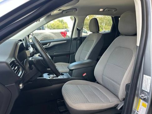 Used 2021 Ford Escape SE w/ SE Sport Appearance Package FWD image 14