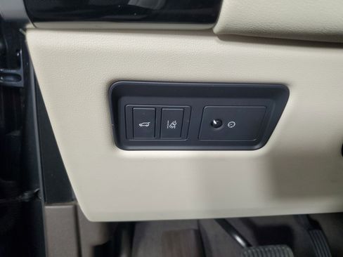 Used 2016 Land Rover Range Rover Sport HSE image 27