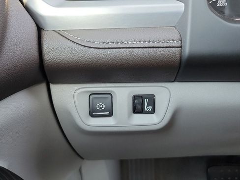 Used 2019 GMC Acadia SLT FWD image 15