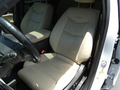 Used 2017 Cadillac XT5 Luxury image 38