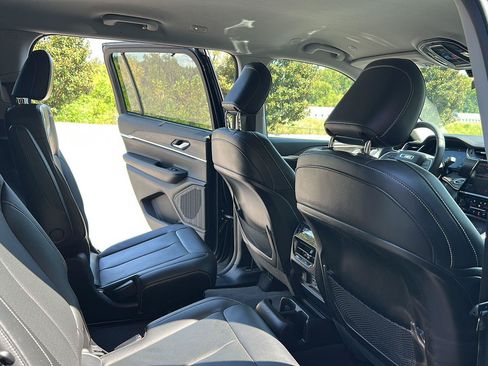 Used 2023 Jeep Grand Cherokee L Limited w/ Luxury Tech Group II AWD/4WD image 31