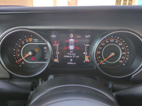 Used 2023 Jeep Gladiator Willys image 30