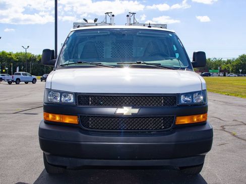 Used 2021 Chevrolet Express 2500 w/ Driver Convenience Package RWD image 2