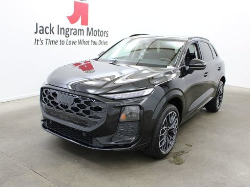 New 2026 Audi Q3 quattro 2.0T AWD/4WD image 2
