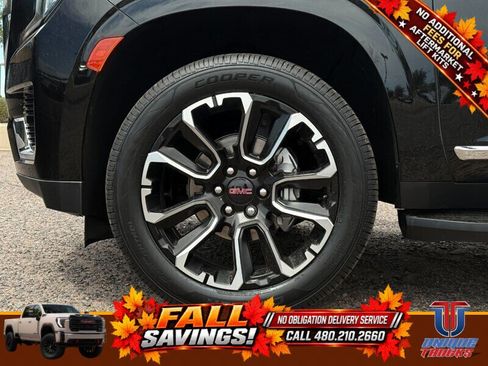 Used 2024 GMC Yukon XL SLT w/ SLT Luxury Package AWD/4WD image 10