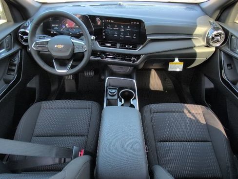 New 2026 Chevrolet Equinox LT w/ Safety and Technology Package FWD image 5