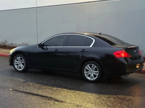 Used 2011 INFINITI G37 x Sedan w/ Premium Pkg image 4