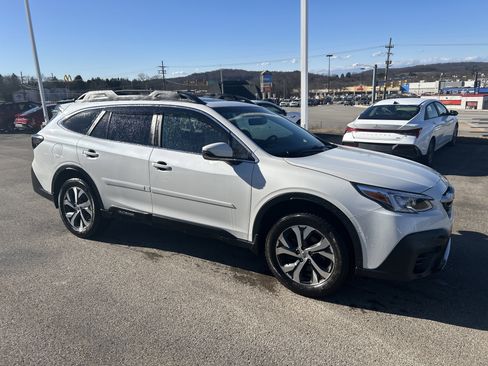 Used 2021 Subaru Outback Limited w/ Popular Package #2 image 3