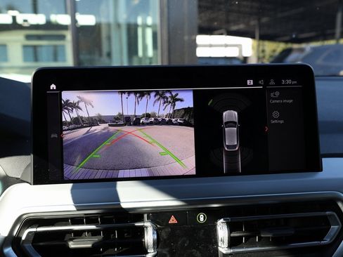 Used 2025 BMW X4 xDrive30i image 36