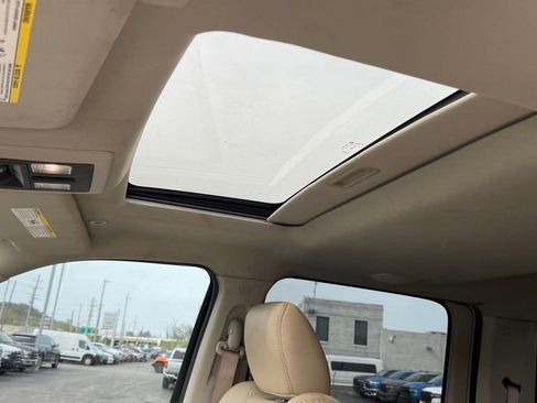 Used 2018 RAM 1500 Laramie AWD/4WD image 17