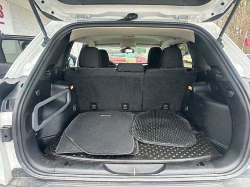 Used 2015 Jeep Cherokee Latitude image 13