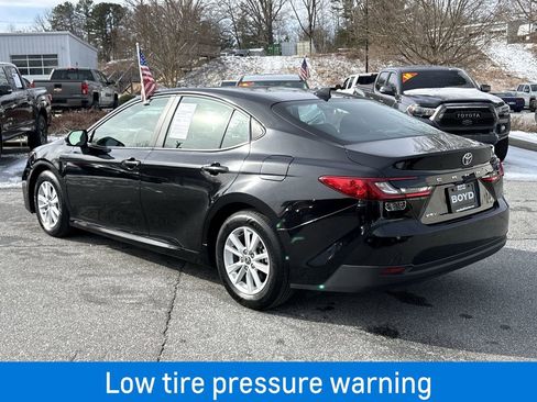 Used 2025 Toyota Camry LE image 7