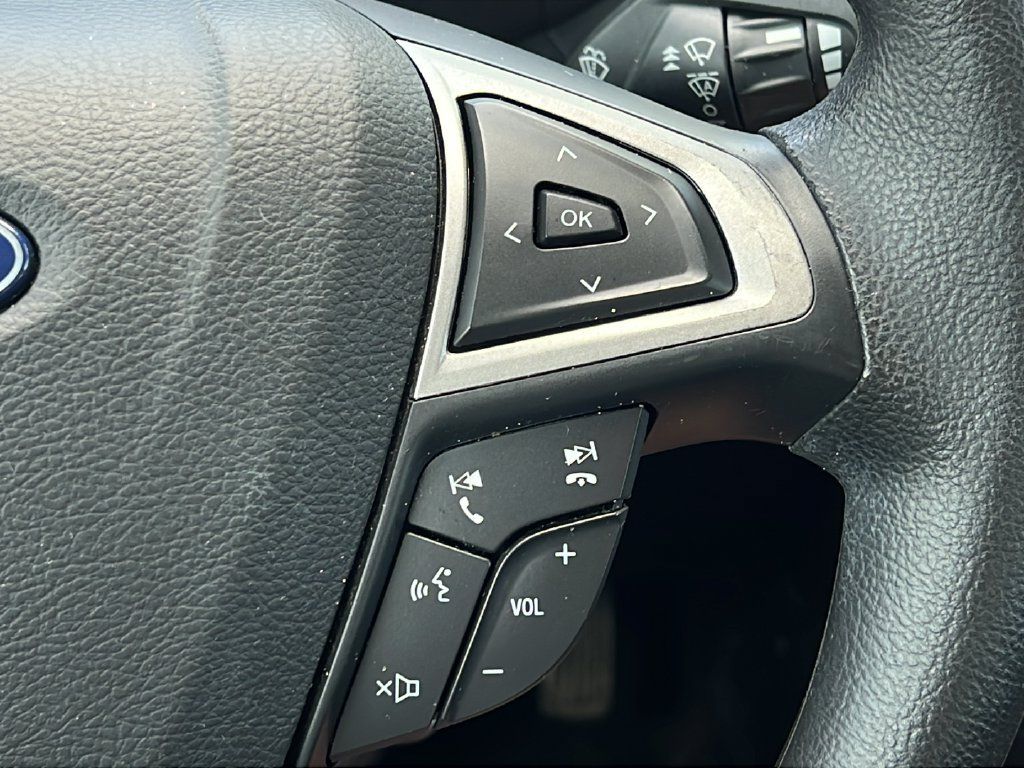 Used 2019 Ford Fusion SE FWD image 19