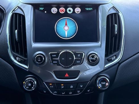 Used 2017 Chevrolet Cruze LT w/ Sun And Sound Package image 18