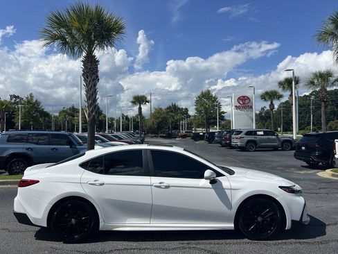 Used 2025 Toyota Camry SE w/ Multimedia Upgrade Package FWD image 11