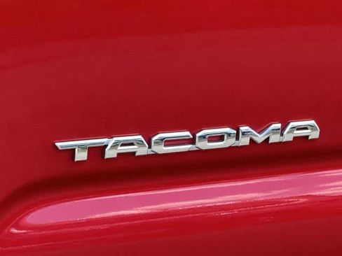 Used 2021 Toyota Tacoma TRD Off-Road w/ Technology Package AWD/4WD image 25