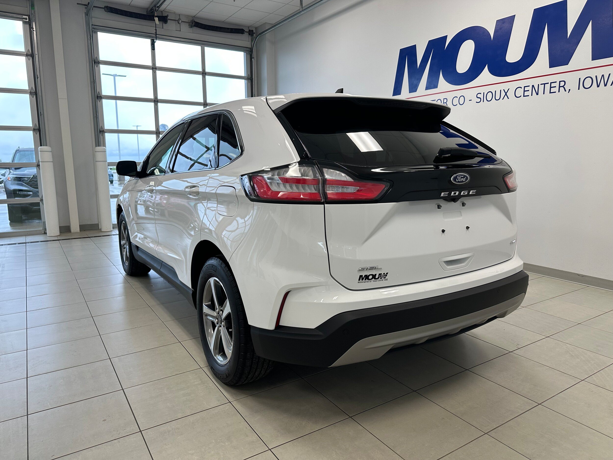 Used 2024 Ford Edge SEL w/ Convenience Package AWD/4WD image 6