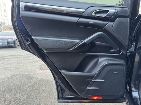 Used 2017 Porsche Cayenne Platinum Edition w/ Premium Package (PJV) image 44