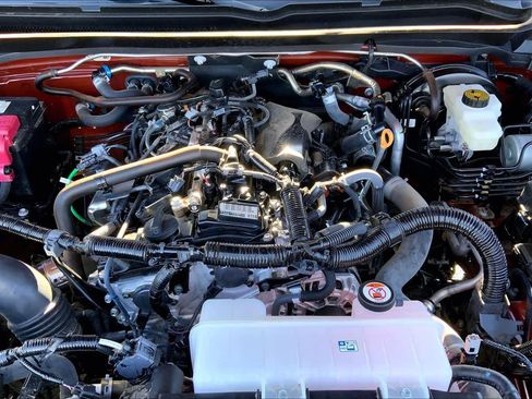 Used 2025 Toyota Tacoma TRD Off-Road image 31