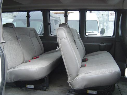 Used 2018 GMC Savana 3500 LT w/ LT Preferred Equipment Group RWD image 10