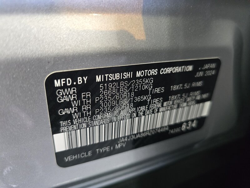 Used 2024 Mitsubishi Outlander ES FWD image 33