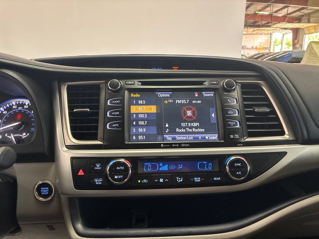 Used 2016 Toyota Highlander XLE AWD/4WD image 15