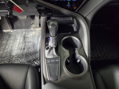 Used 2022 Toyota Camry SE FWD image 14