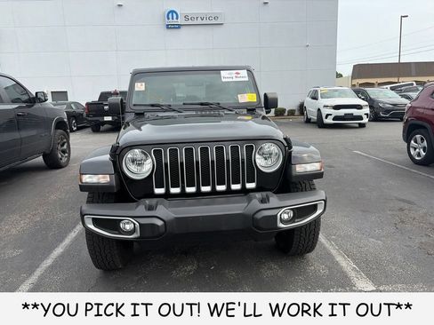Used 2023 Jeep Wrangler Unlimited Sahara w/ Cold Weather Group AWD/4WD image 2