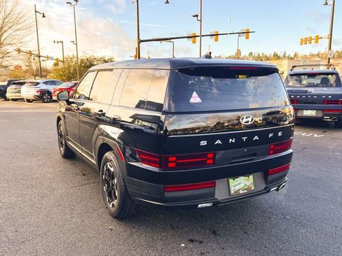 Certified 2025 Hyundai Santa Fe SE image 8